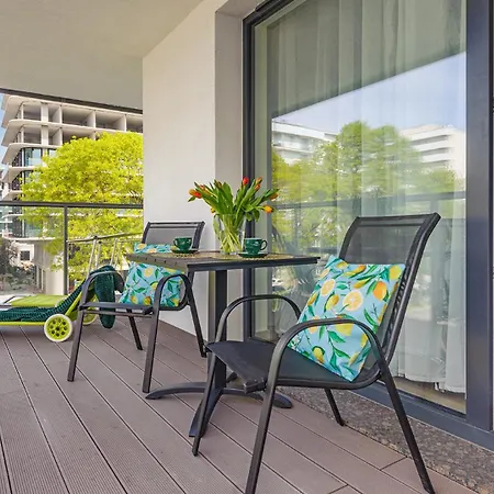 Green Apartment Pool Sauna Fitness Parking Free-3